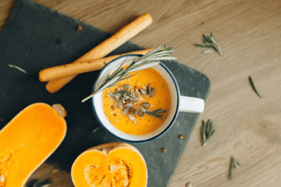 Velouté de potiron et noisettes torréfiées